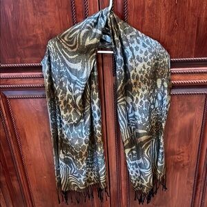 Chic Camouflage Scarf with Fringe